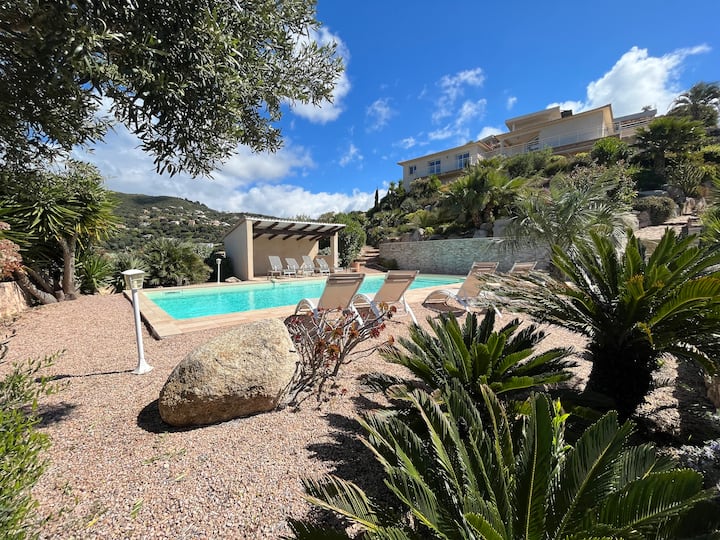 Studio B avec piscine & vue sur la baie d'Ajaccio