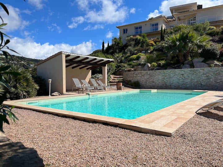 Studio avec piscine & vue sur la baie d'Ajaccio