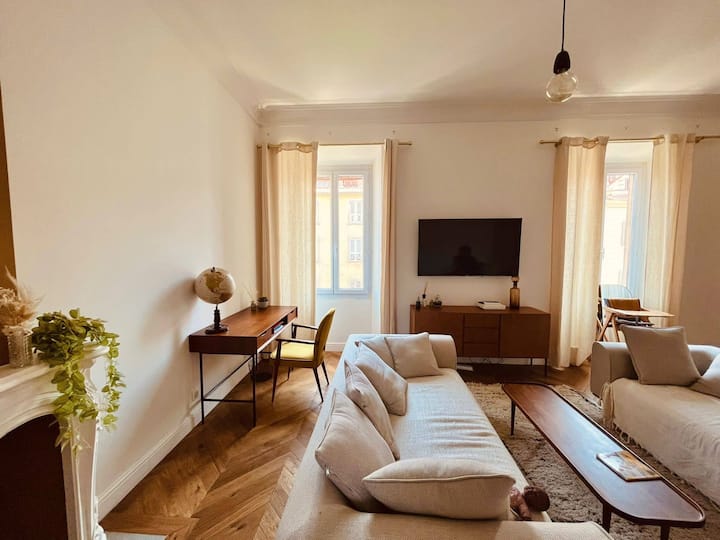 Appartement de maître T3 80m2 en plein centre